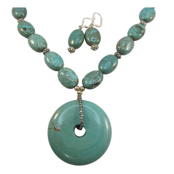 Green Gemstone Bead Necklace with Connecting Donut Pendant Set - Picture 1 of 12
